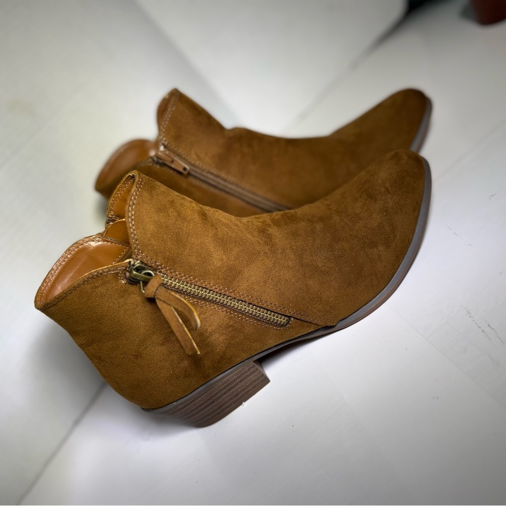 Women’s Espirit Tylin Brown Suede Ankle Boots with Side Zip